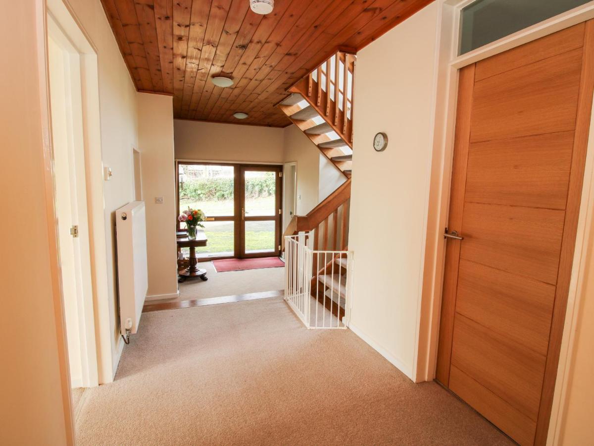 Bicton Lea Villa Acton  Exterior photo